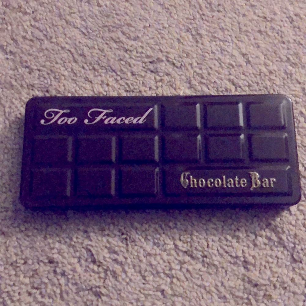 NEW- TOO FACED CHOCOLATE BAR
